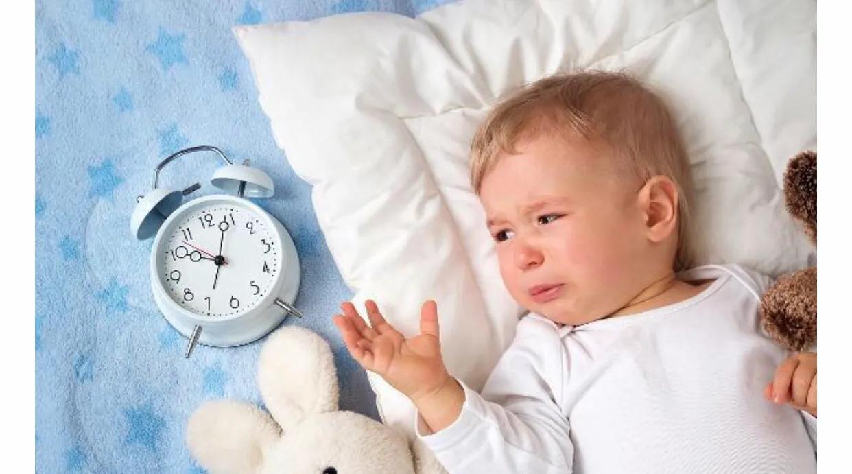 孩子哭着要抱怎么办,孩子一岁内哭要不要抱