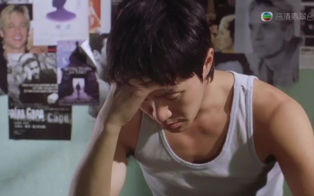 长得不美又没名气，她怎么就成了新任“星女郎”？