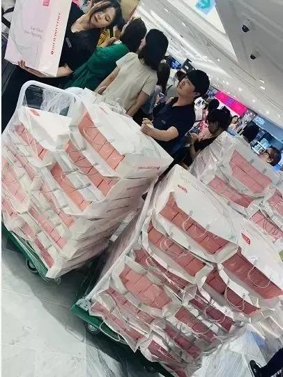 70后女星李小冉,李小冉70年代