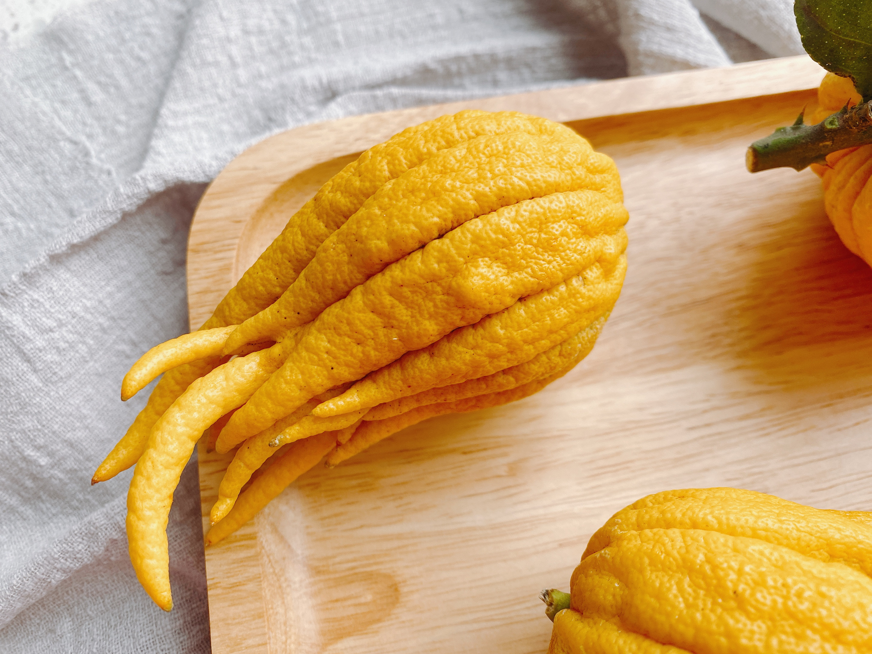 过年了，准备点金佛手，喜庆而且用处多，能泡茶做果干还能泡酒