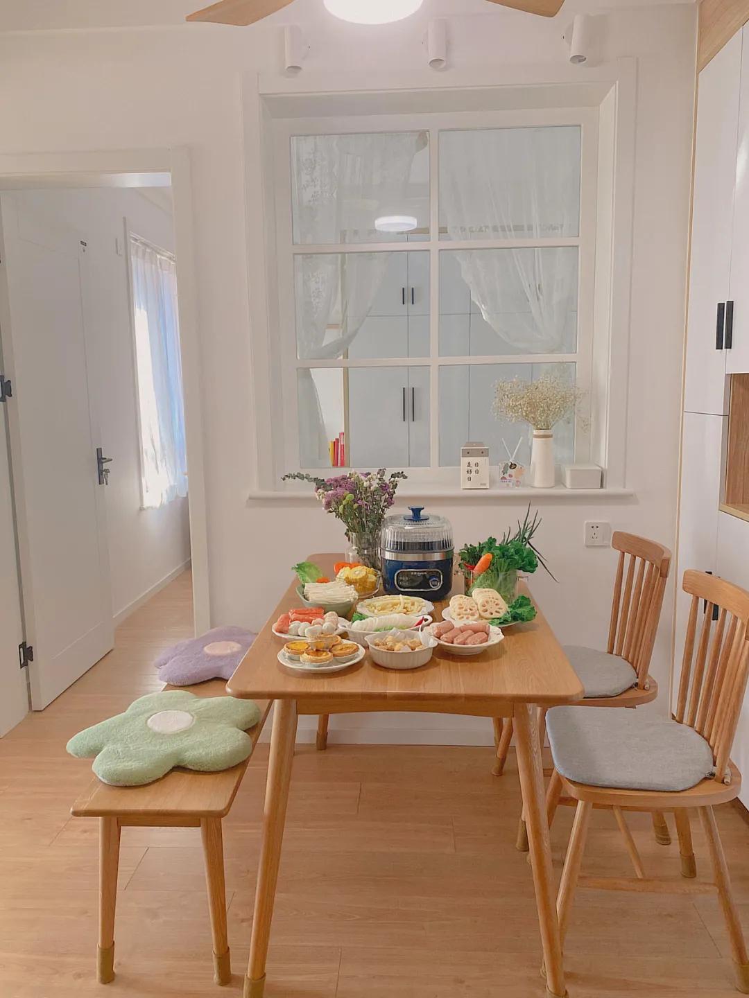 又一独居女孩爆红！买下60m²二手房，仅花4.5W装成全能“大胃王”