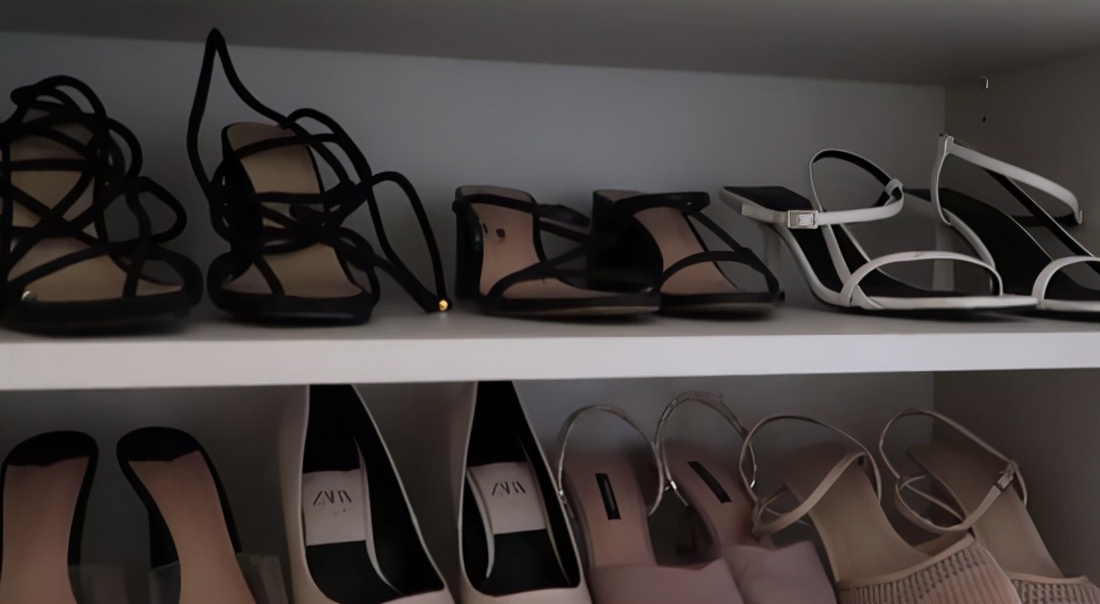 韩国女生独居公寓,韩国美女晒衣服