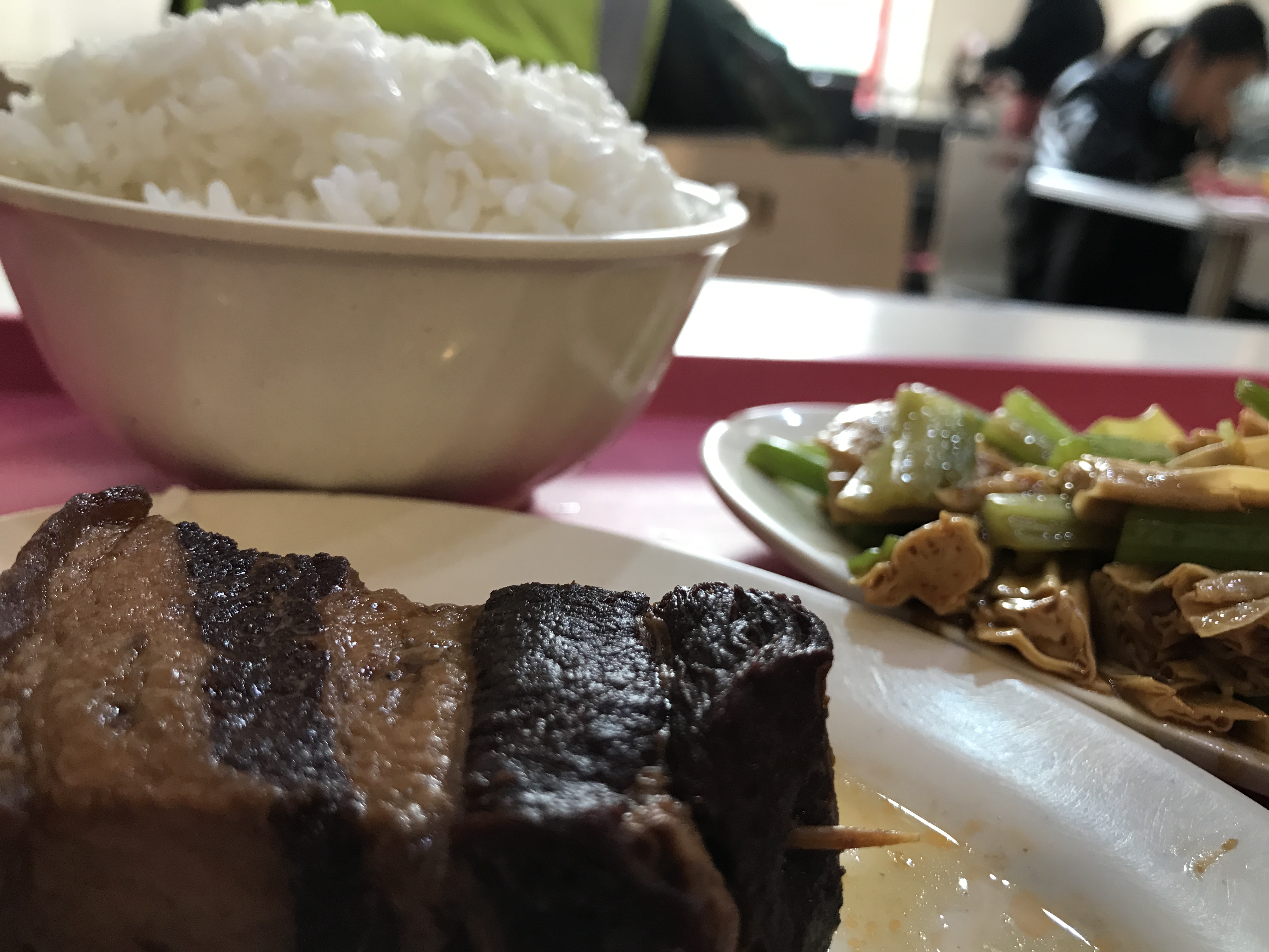 济南把子肉哪家好吃离高速近,济南把子肉哪家比较好吃