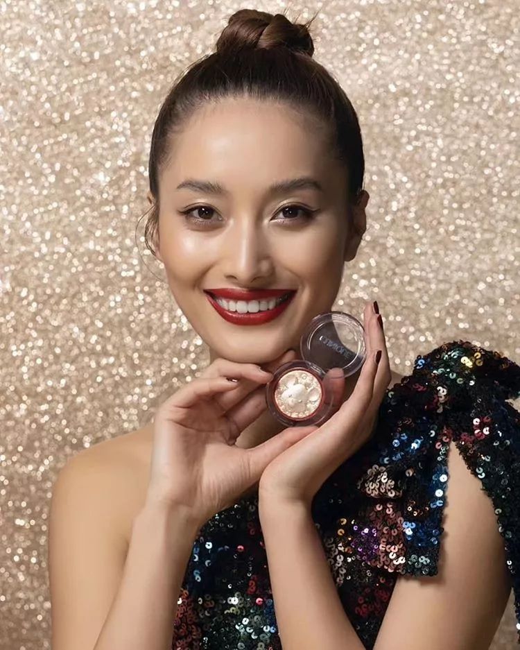 请说一下今年彩妆最好用的单品,新年必备的彩妆产品有哪些