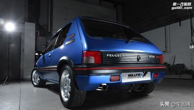 还有谁想成为“爆款”？让巴黎时装周上的标致4008来告诉你吧