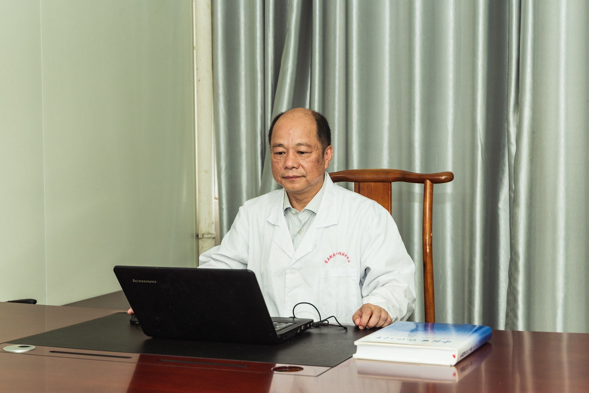 璀璨的人生是奋斗出来的,奋斗出精彩的人生