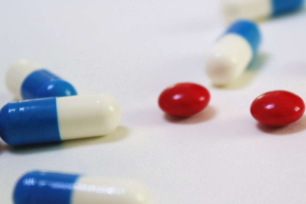 鼻毛突然变白是身体开始衰老了吗,鼻毛变白是衰老引起的吗