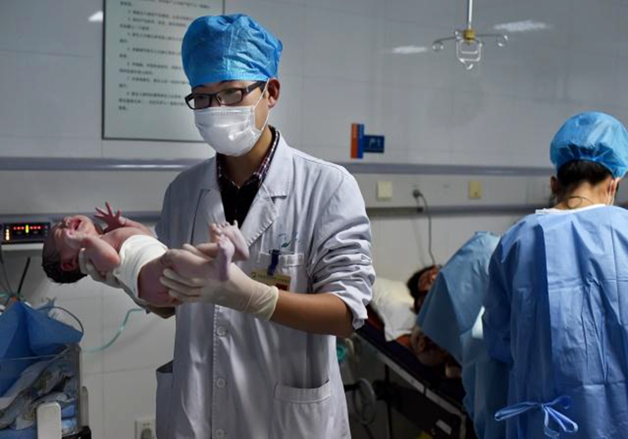 孕妈参观产房,孕妇分娩在产房遇到的奇葩事