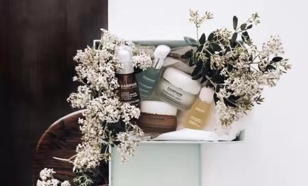 雅诗兰黛加码中国市场,雅诗兰黛入驻奥特莱斯