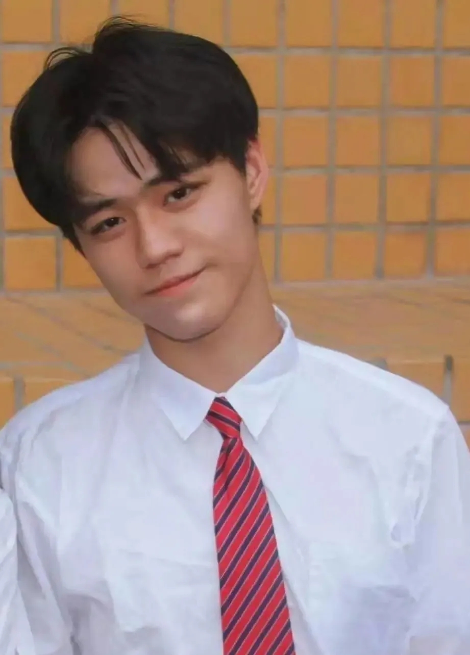 广东帅哥罗博文,被北大和空军航空大学共同录取,他是如何做到的