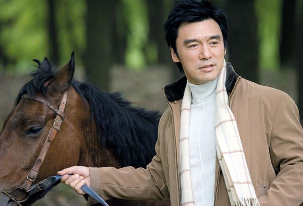 钟镇涛一月收入,钟镇涛第一任妻子花了多少钱