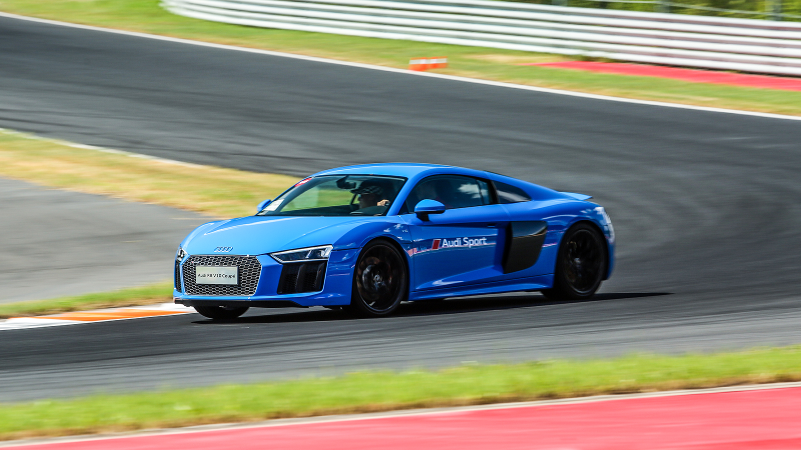 奥迪≠推头王！四驱或许真的挺香