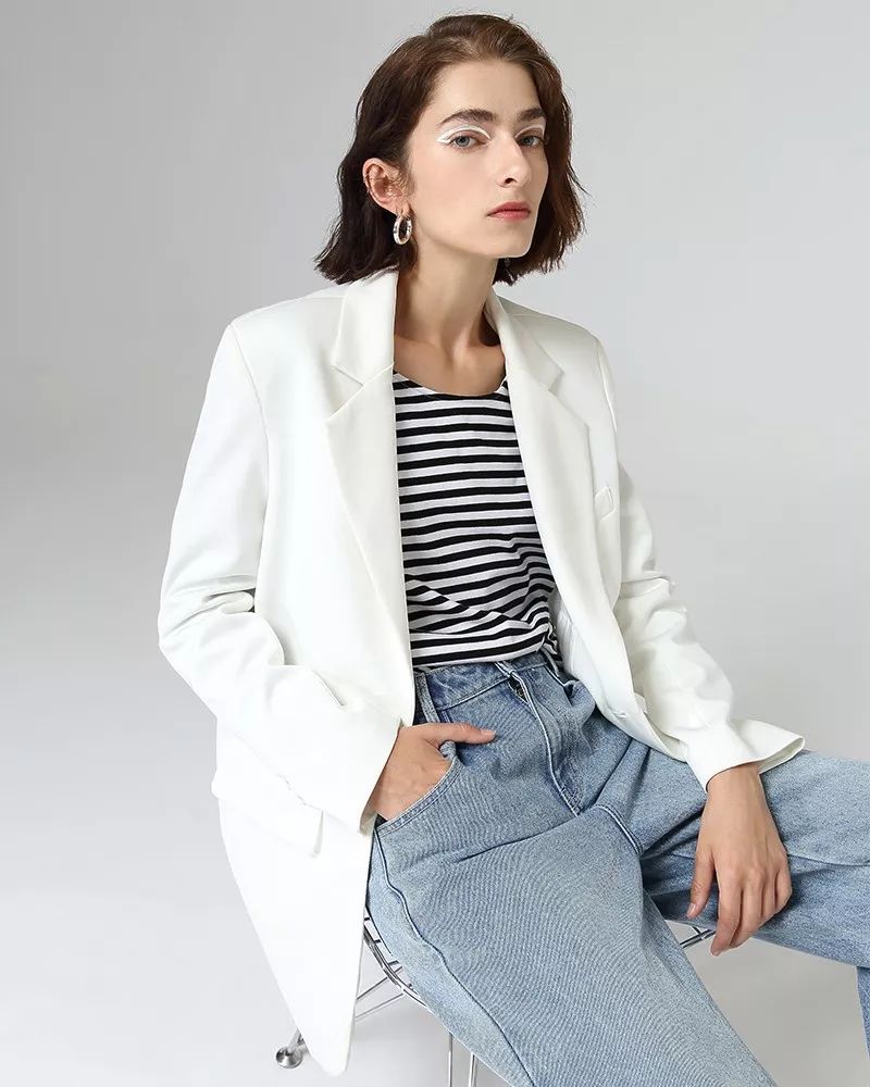 穿搭各种外套,中长款牛仔外套怎么搭配好看夏天