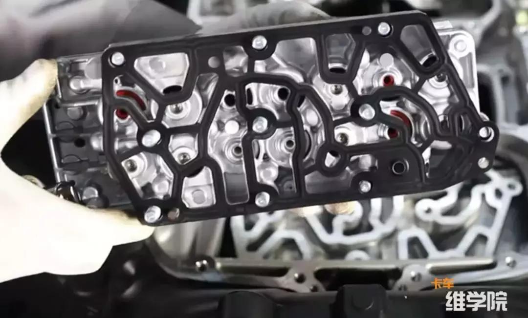 zf6速变速箱电脑板怎么拆,zf12挡变速箱副箱维修视频