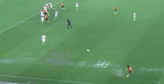 足球比赛胡尔克,胡尔克足球大力射门