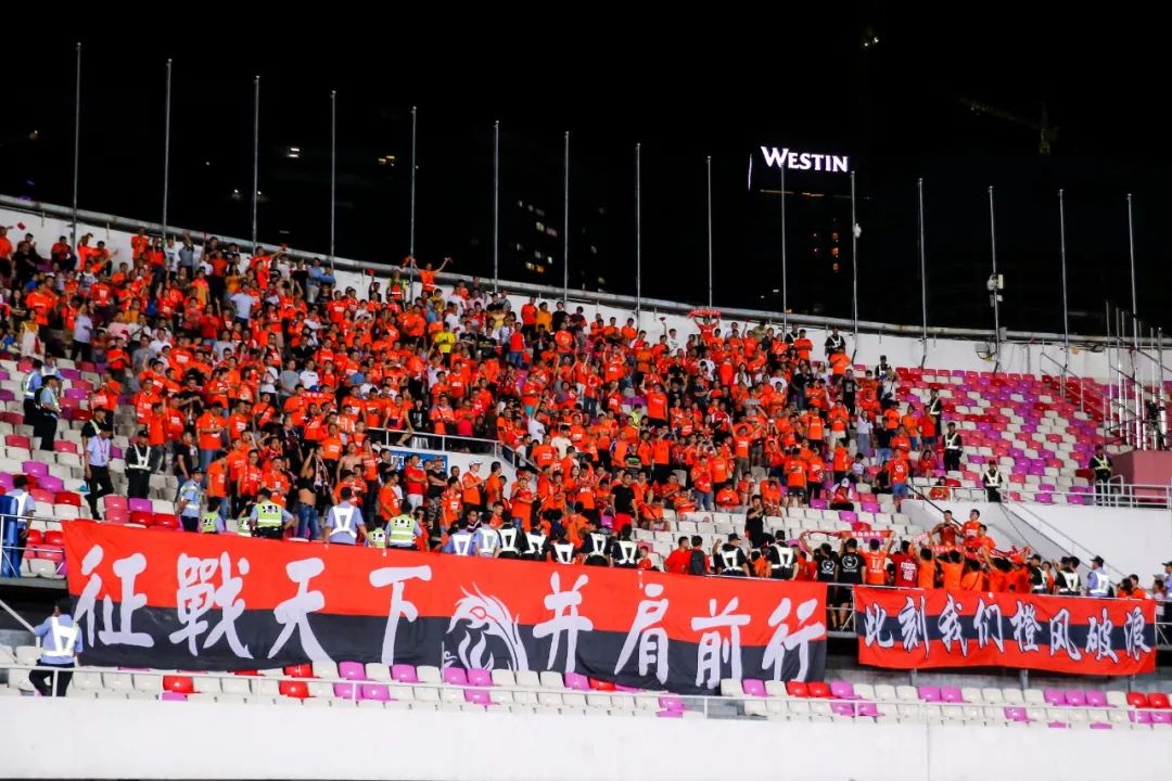 众志成城抗击疫情视频,广州恒大淘宝客场挑战武汉卓尔