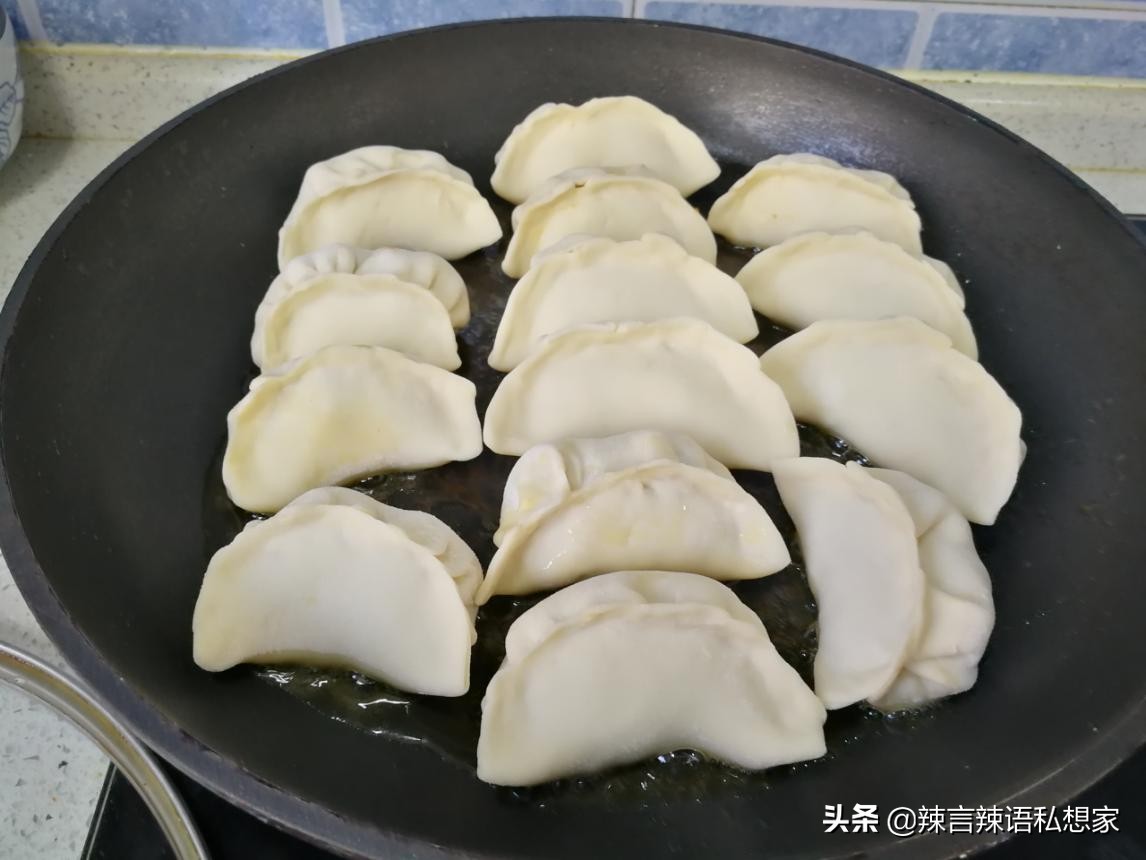 辣萝卜怎么包包子好吃,萝卜馅饺子怎么去除萝卜的味道