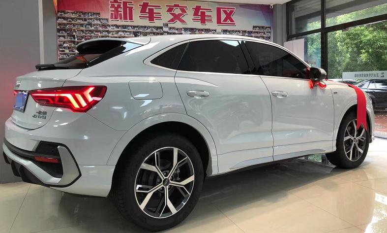 奥迪q32.0t时尚动感驾驶体验,2021款奥迪q3sportback2.0t测评
