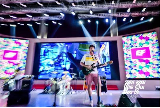 这家公司又又又又又搞Party啦