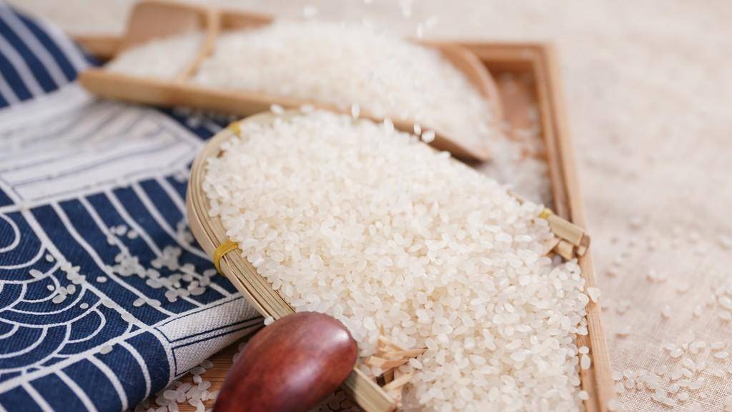 金龙鱼稻花香和乳玉皇妃哪个好,金龙鱼乳玉皇妃稻香贡米怎么样