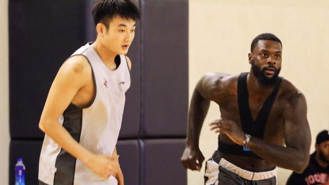 辽篮今天比赛视频集锦,备战新赛季辽篮再迎系列热身赛