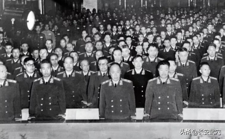 *德朱**位列元帅之首，可授衔证书却不是001号，001号究竟给了谁？