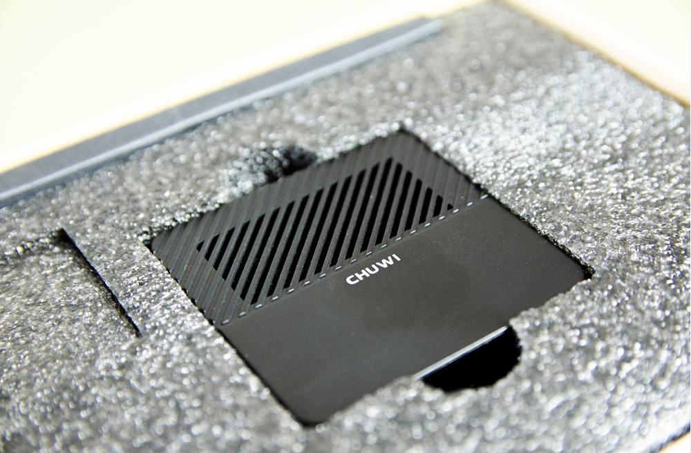 可以放进背包的主机,可以塞进行李箱的主机