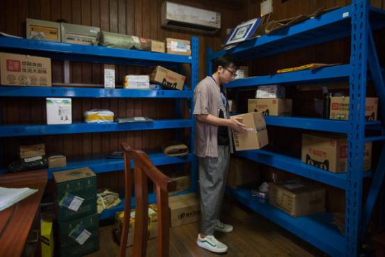 灵隐寺招人，10万网友求职上热搜！4点下班、KPI随缘，条件就一个