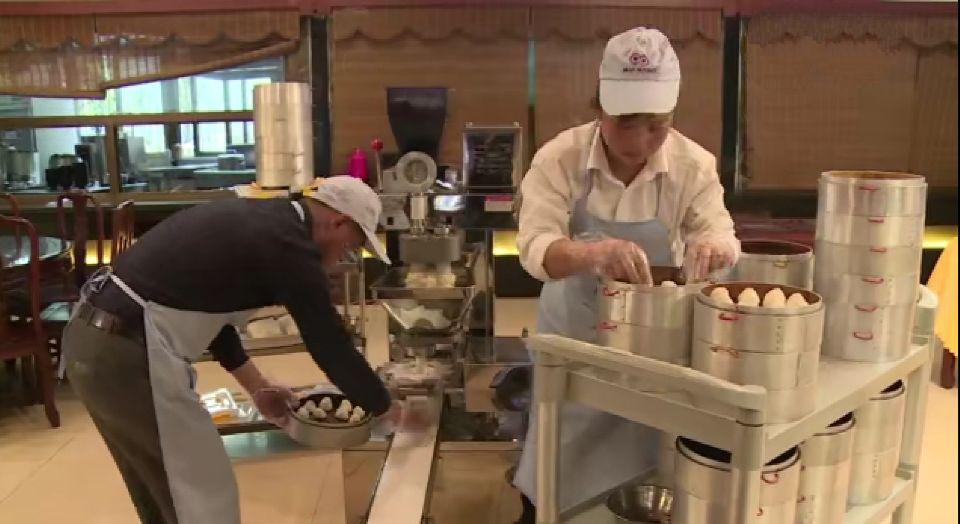 牛人发明自动包子机，连面点师傅都要下岗了