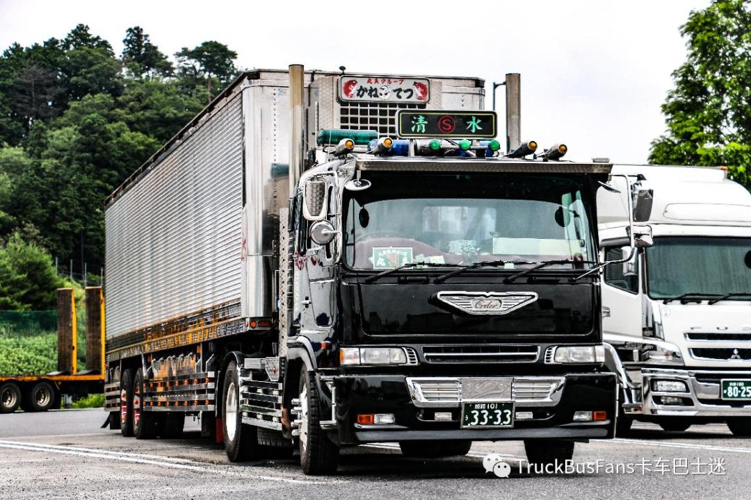 日本高速公路服务区随拍！卡车居然都这么帅