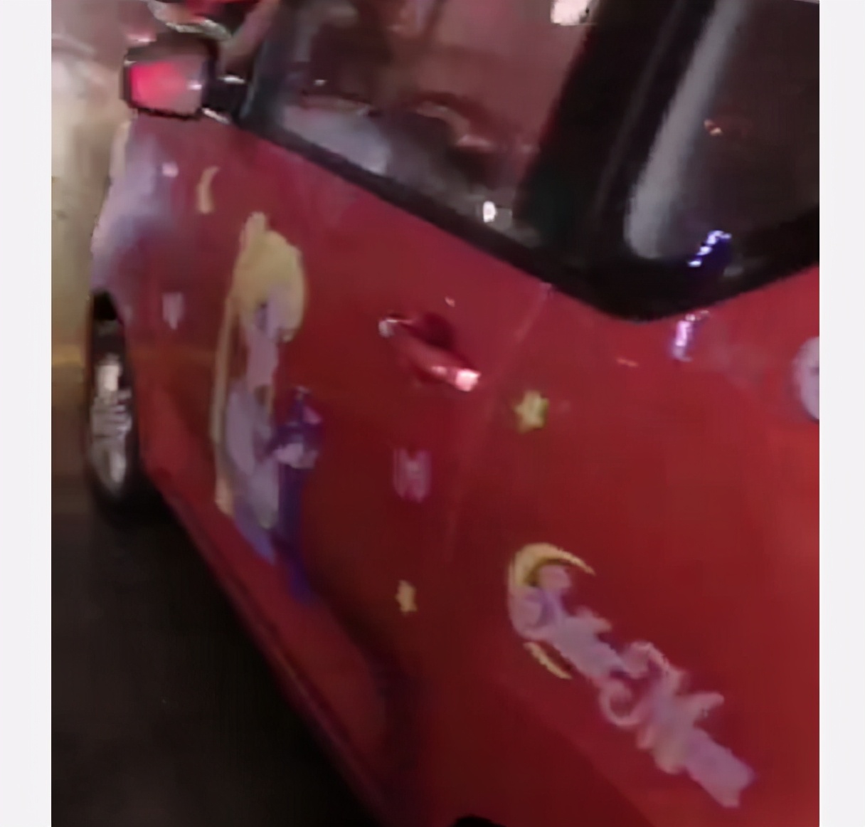 五菱宏光mini撞了个大窟窿,五菱宏光mini保险杠拆解视频