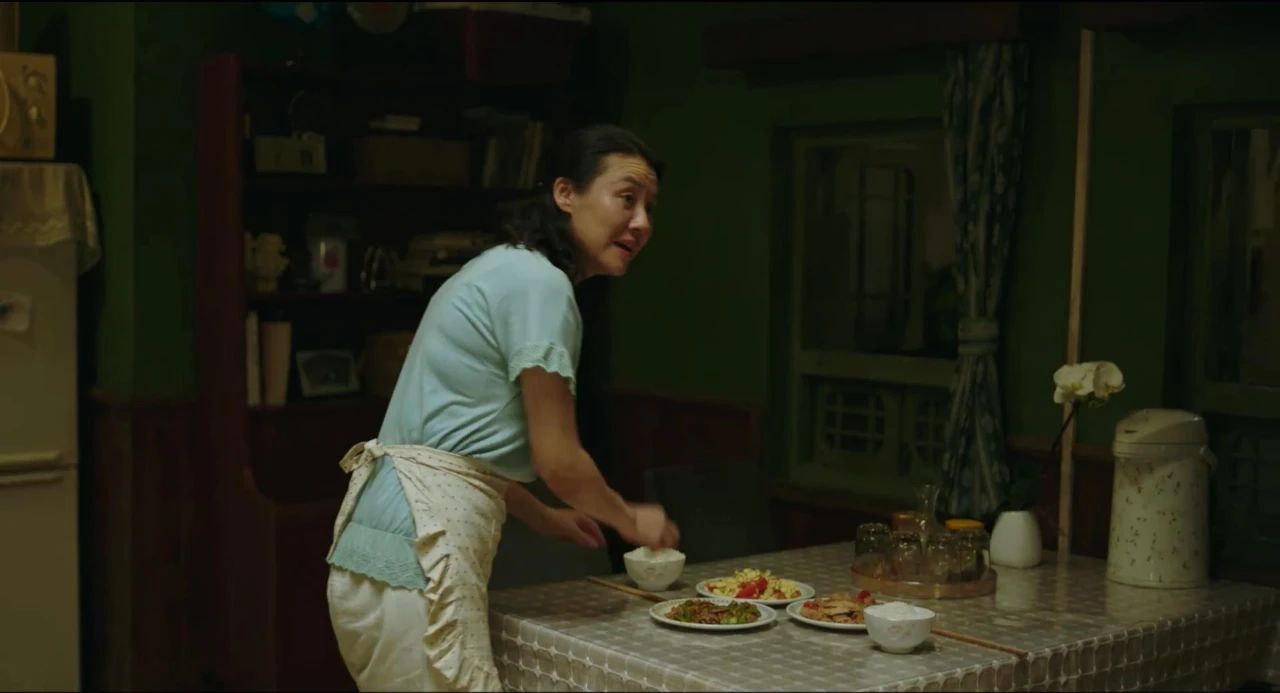 《隐秘的角落》里的中年人脸上都写着一句话：我太难了