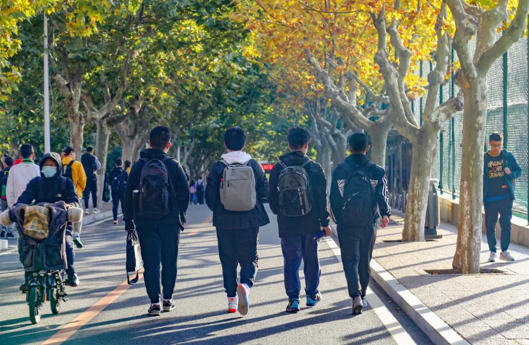 恭喜考生考入大连理工文案,寒门学子考上大连理工