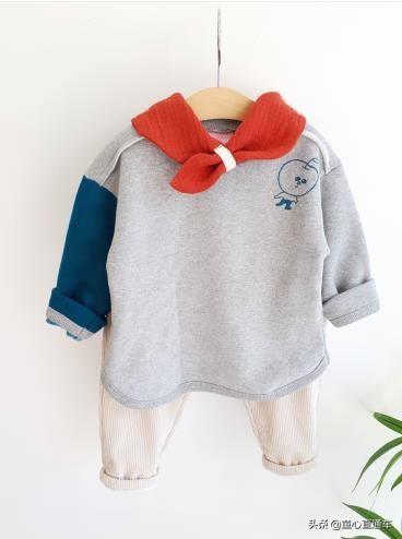 韩国童装短袖t恤搭配,早秋流行什么衣服童装