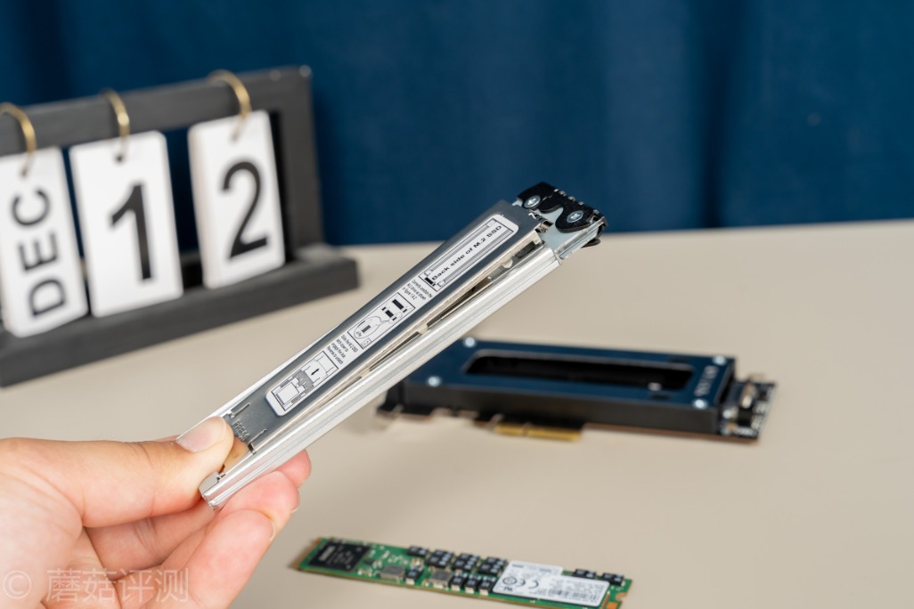 极速插拔，解锁更多使用姿势、ICYDock硬盘抽取盒PCI转M2评测