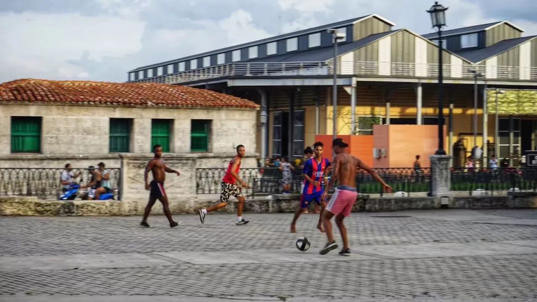 美国西海岸（碰撞）古巴哈瓦那