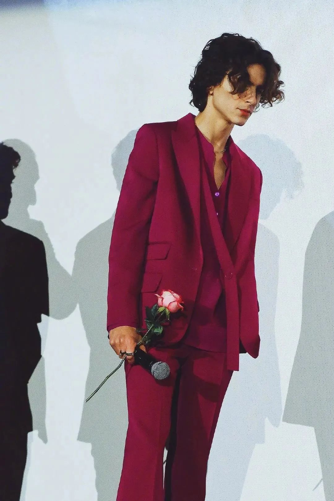 王一博的女性魅力,王一博穿女装vs肖战穿女装