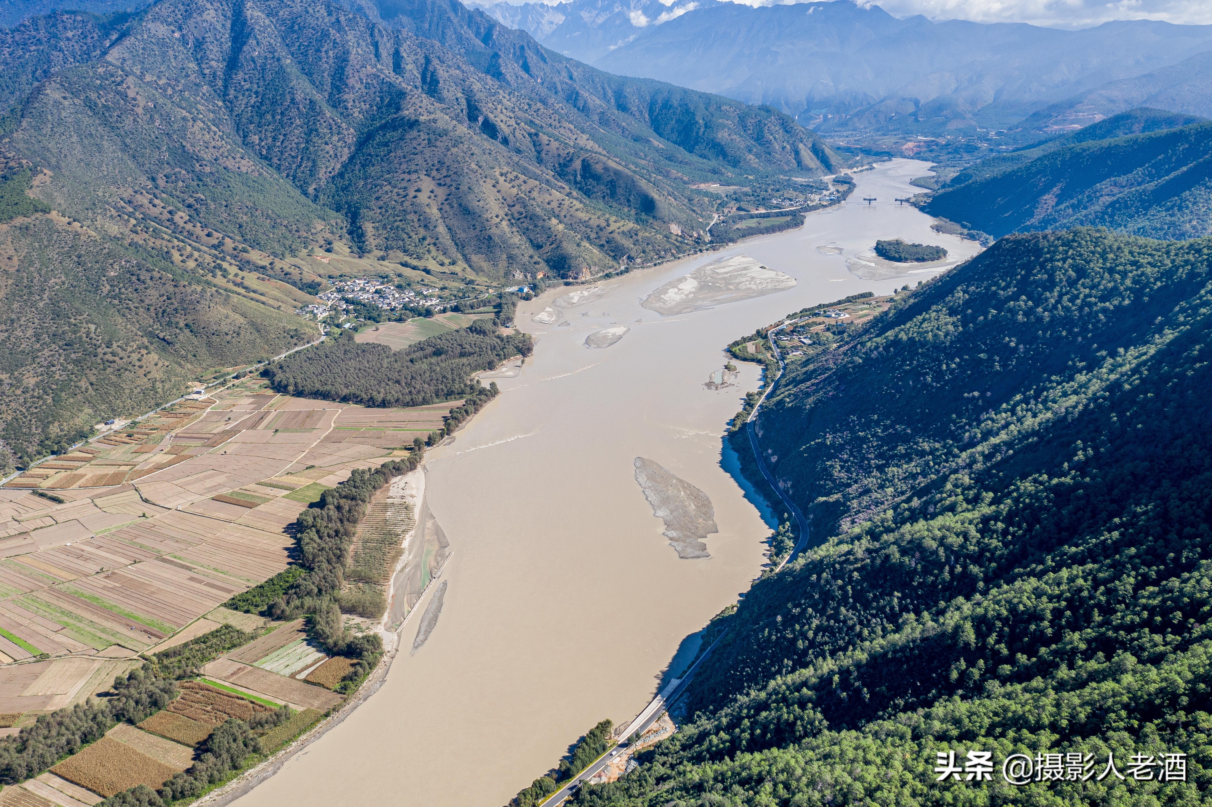 丽江长江第一湾虎跳峡,丽江市玉龙县长江第一湾