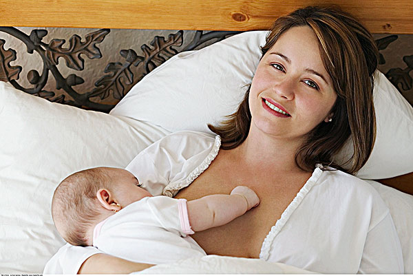 宝宝母乳少不够吃怎么办才好,宝宝母乳不够怎么添加奶粉