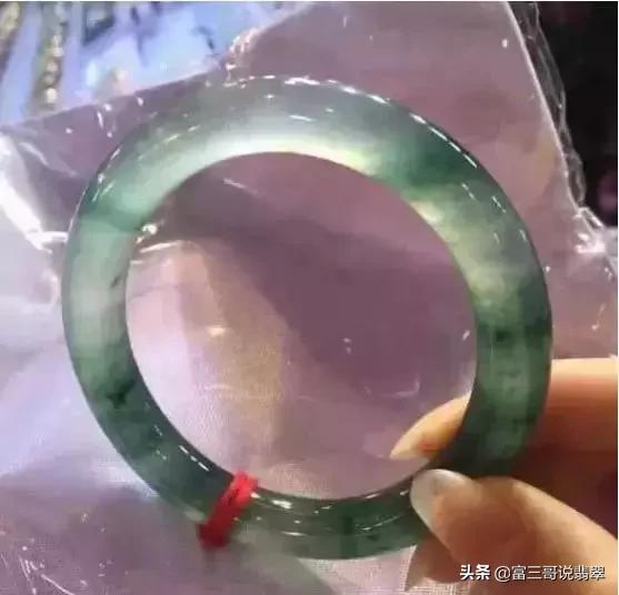 关于翡翠的保养小技巧你知道几个,翡翠保养方法的四大误区五大忌