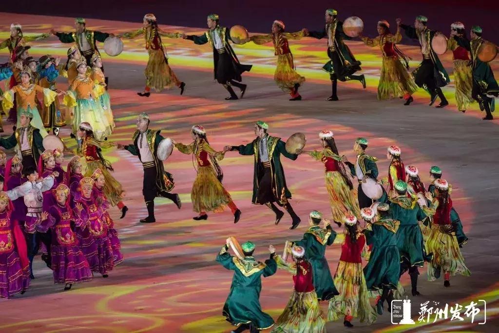 郑州奥体中心震撼场面,郑州奥体中心晚上视频