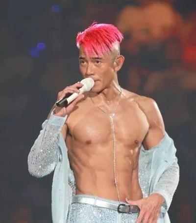 李现有没有腹肌,李现的真腹肌