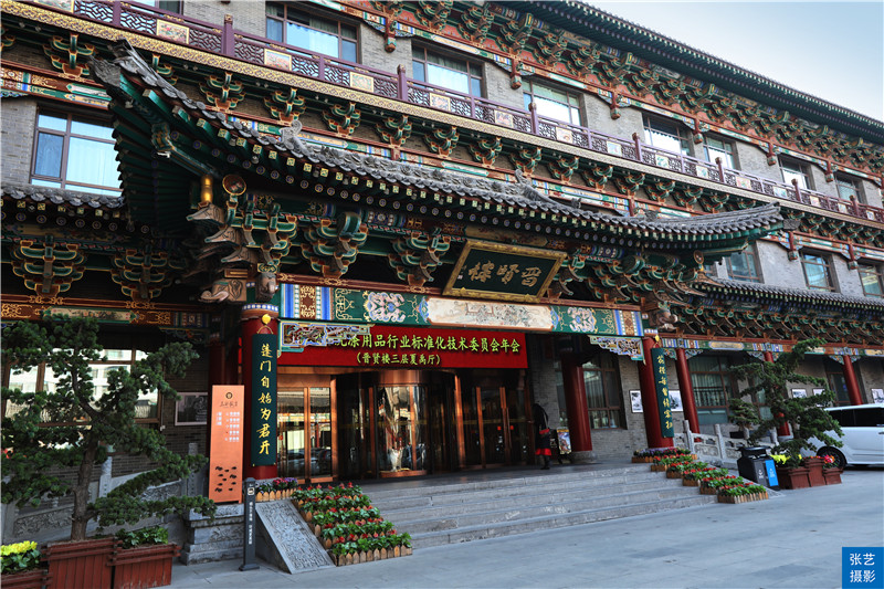 太原有座明清古建风格酒店，曾是山西贡院旧址，吸引游客打卡拍照