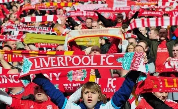 万人大合唱youneverwalkalone,万人大合唱流泪版