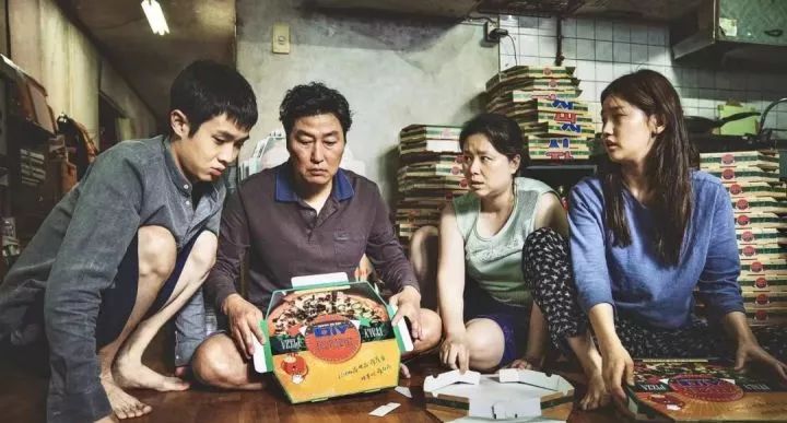 美国评选2021年十大电影,美国电影利刃出鞘2019