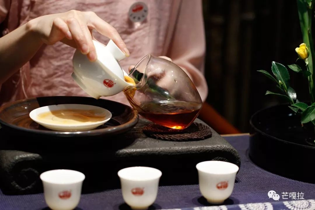 2011年七子饼普洱茶价格表,云南勐海七子饼普洱茶2012