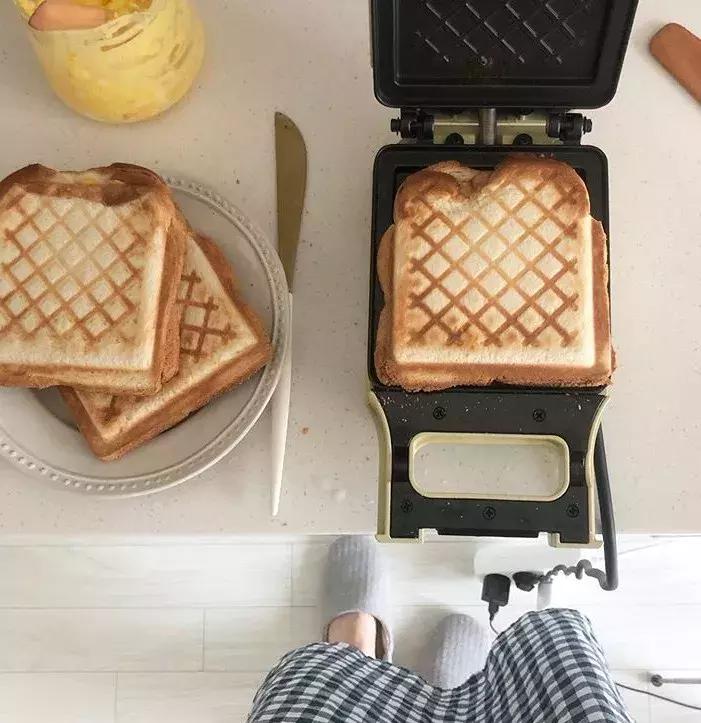 29岁女孩独居图片,29岁独居女孩的视频