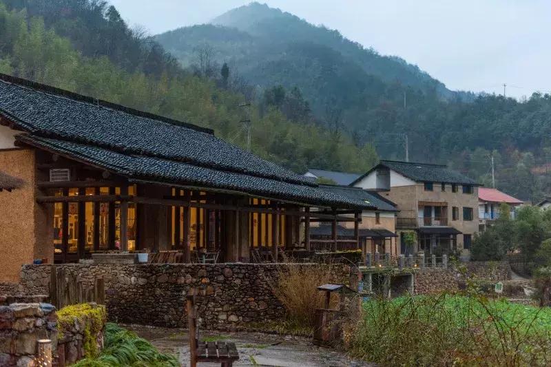 藏在山间民宿,藏在山里小民宿