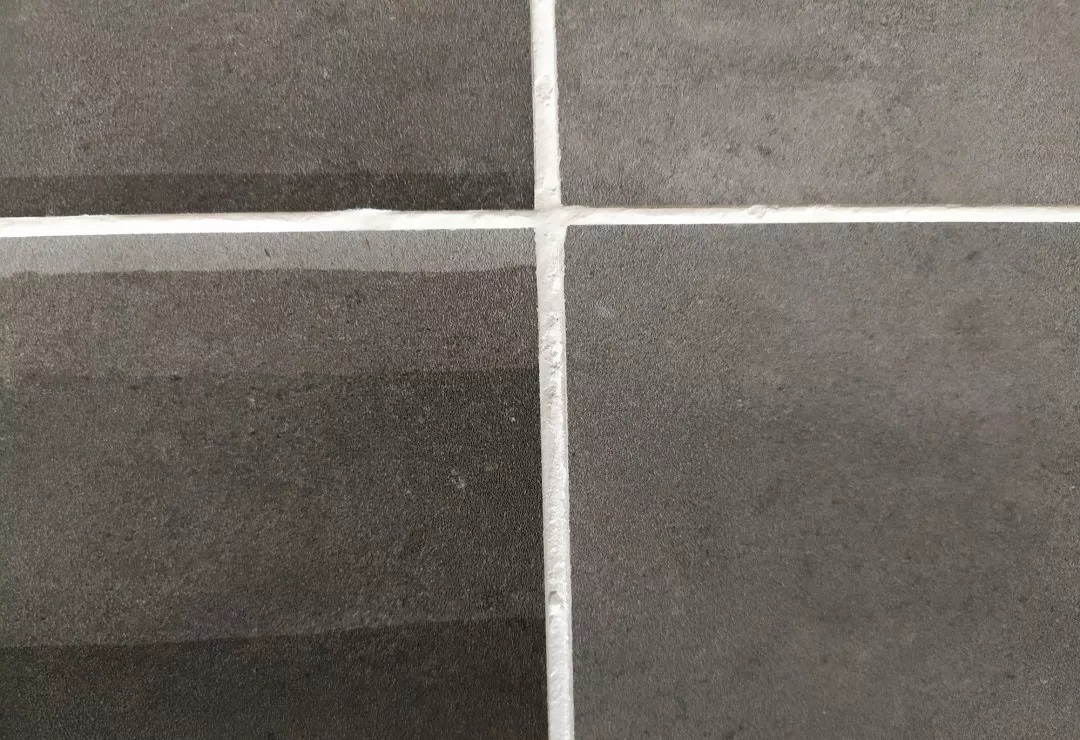 地砖美缝用什么牌子的环氧彩砂,瓷砖到底做美缝还是环氧彩砂