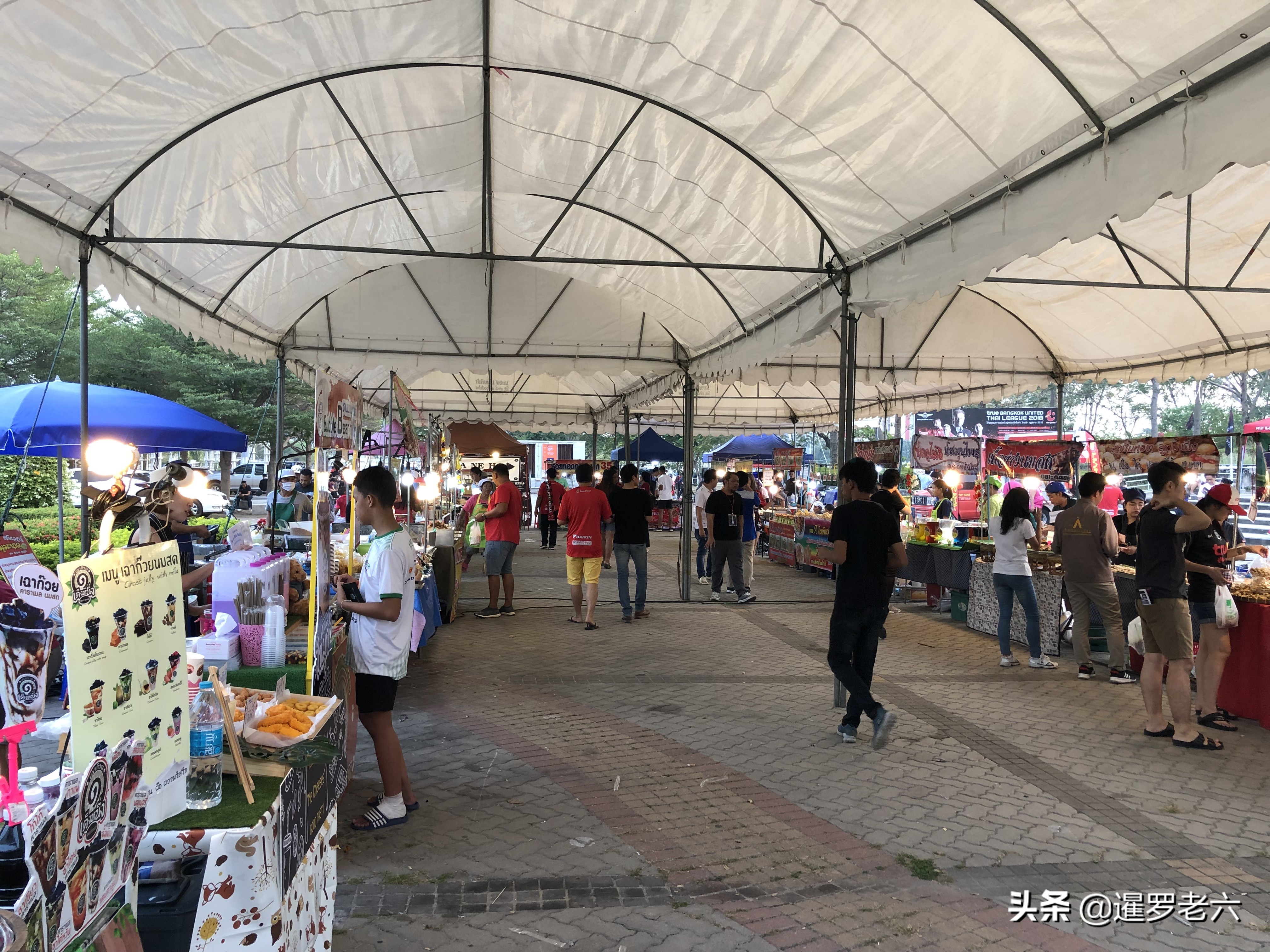 泰国曼谷联亚冠资格赛,带老爸去看广东队比赛